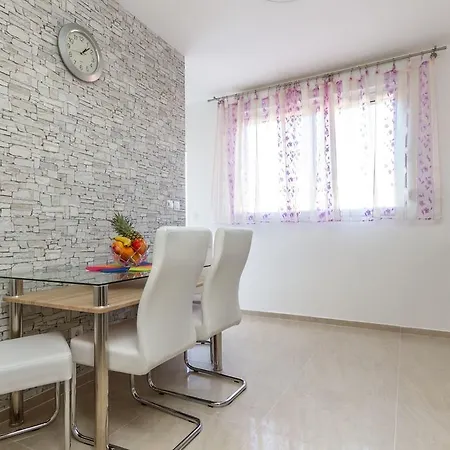 Apartman Mime